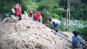 Hari Pertama di Kulawi, DPUPRP Perbaiki Saluran Air Bersih Yang Rusak Diterjang Banjir dan Tanah Longsor
