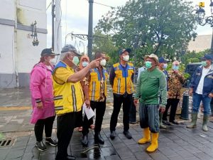 Tinjau Banjir Semarang, Menteri PUPR Instruksikan Semua Pompa Beroperasi
